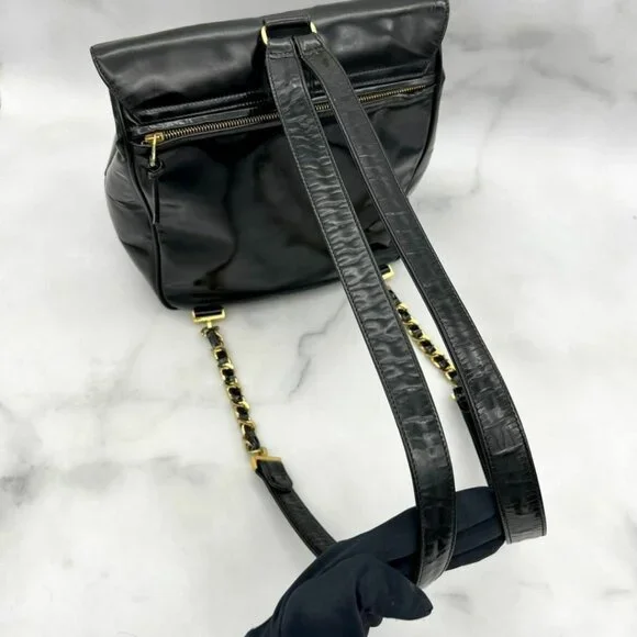 Authentic CHANEL Backpack Vintage Bag Patent Leather Black CC Turnlock Chain - Picture 4 of 10